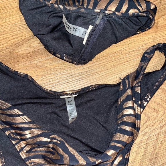 Forever 21 Swimsuit set - Picture 3 of 3